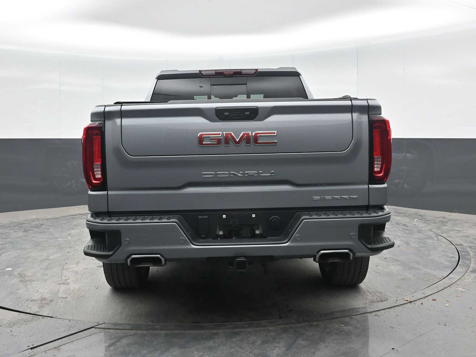 Used 2025 GMC Sierra 1500 Denali w/ Denali Reserve Package AWD/4WD image 11