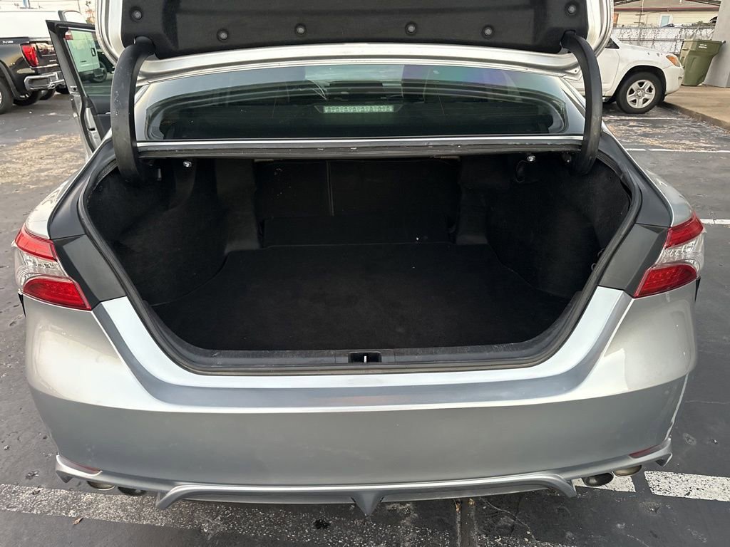 Used 2019 Toyota Camry XSE image 28