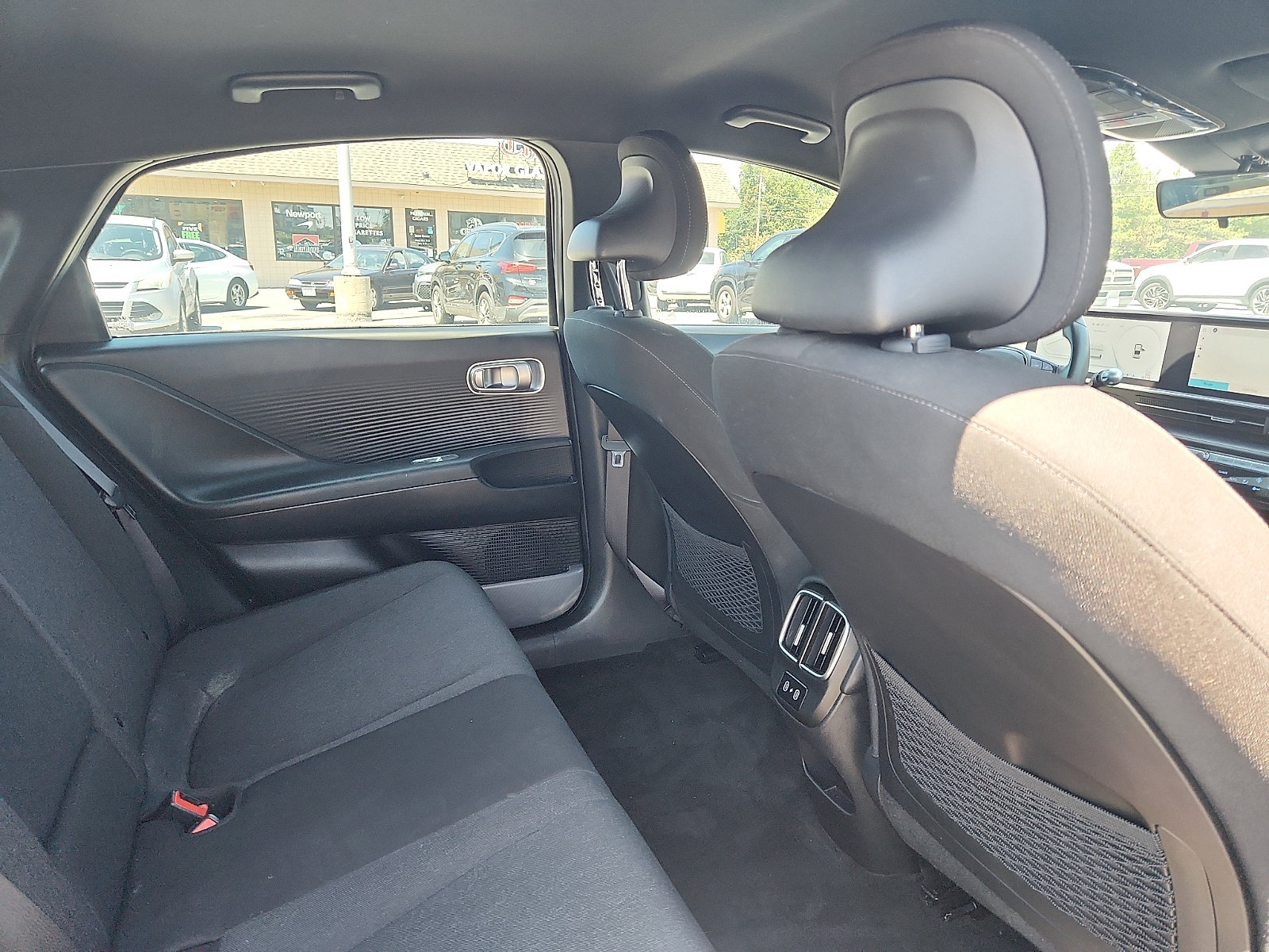 Used 2025 Hyundai Ioniq 6 SE AWD/4WD image 28