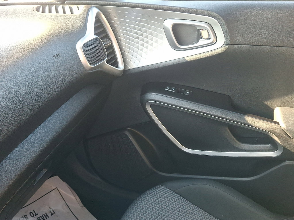 Used 2023 Kia Soul LX w/ Option Group 015 image 30