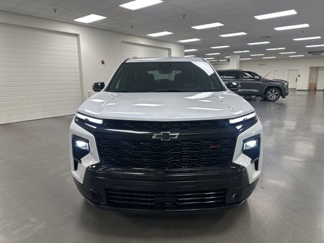 Used 2024 Chevrolet Traverse RS w/ LPO, Floor Liner Package AWD/4WD image 2