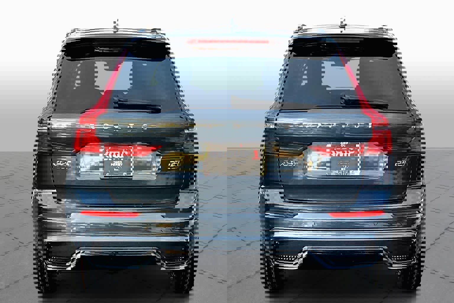 Certified 2024 Volvo XC60 B5 Core w/ Climate Package image 5