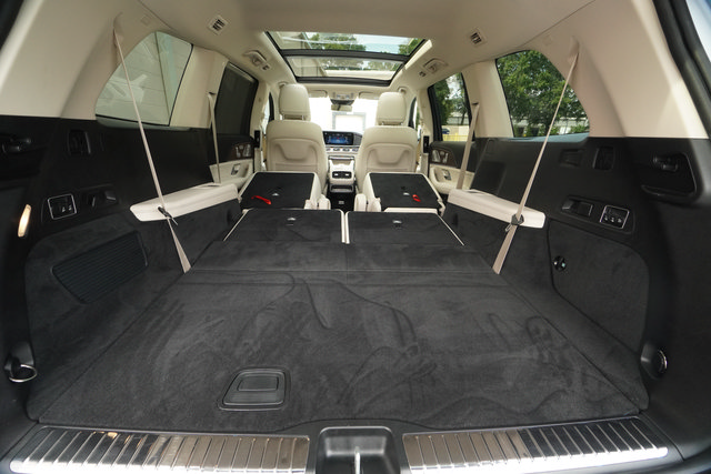 Used 2025 Mercedes-Benz GLS 580 4MATIC image 29