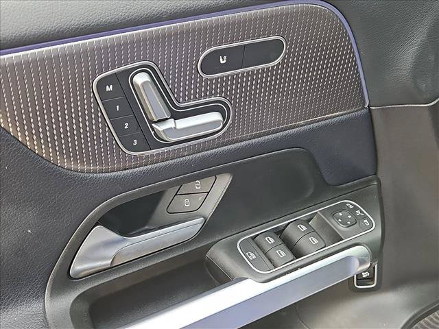Used 2020 Mercedes-Benz GLB 250 image 12
