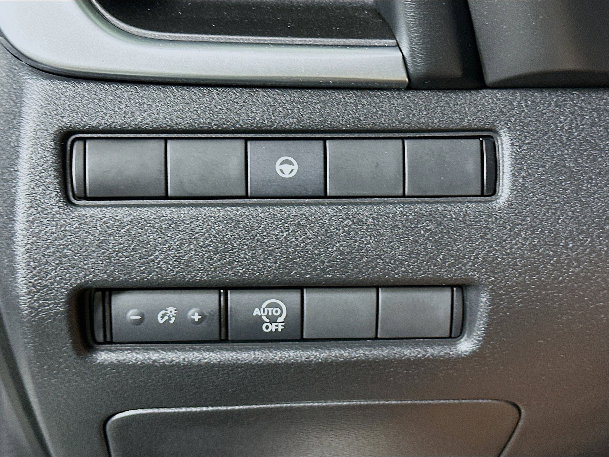 Used 2023 Nissan Rogue SV image 17