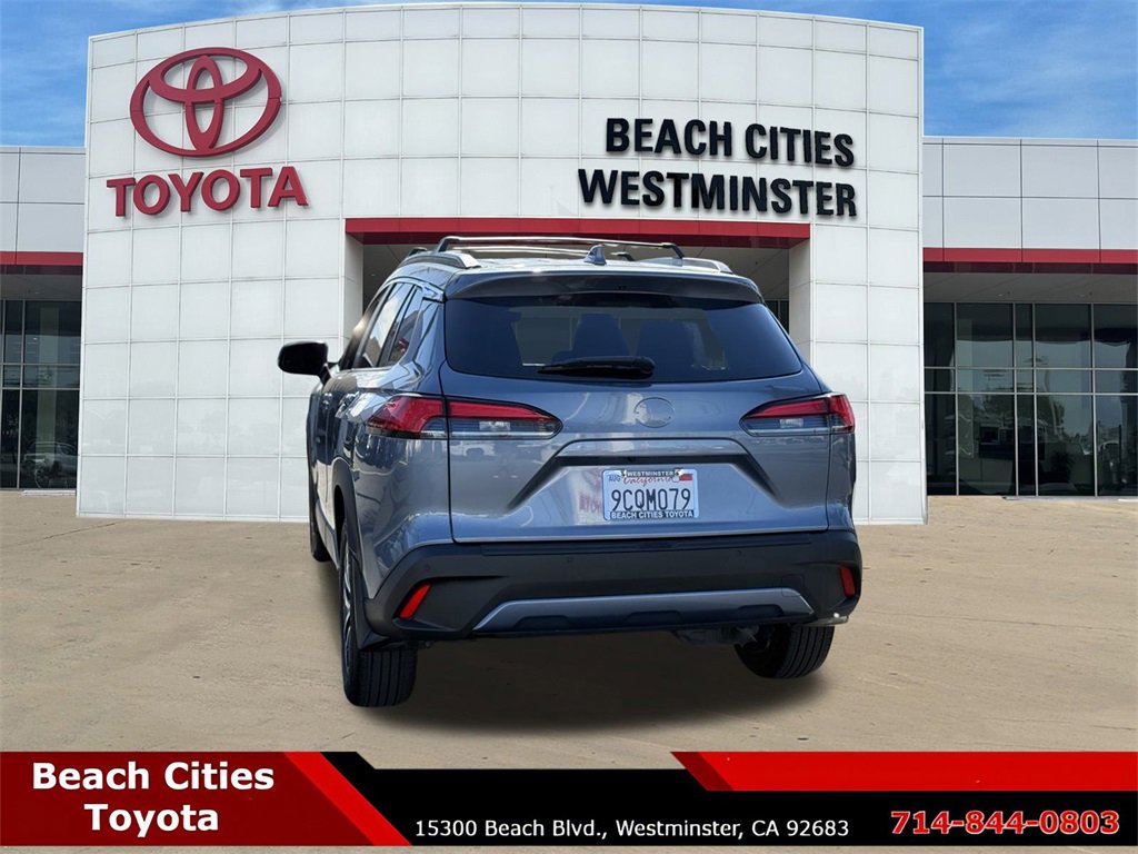 Certified 2022 Toyota Corolla Cross XLE image 9