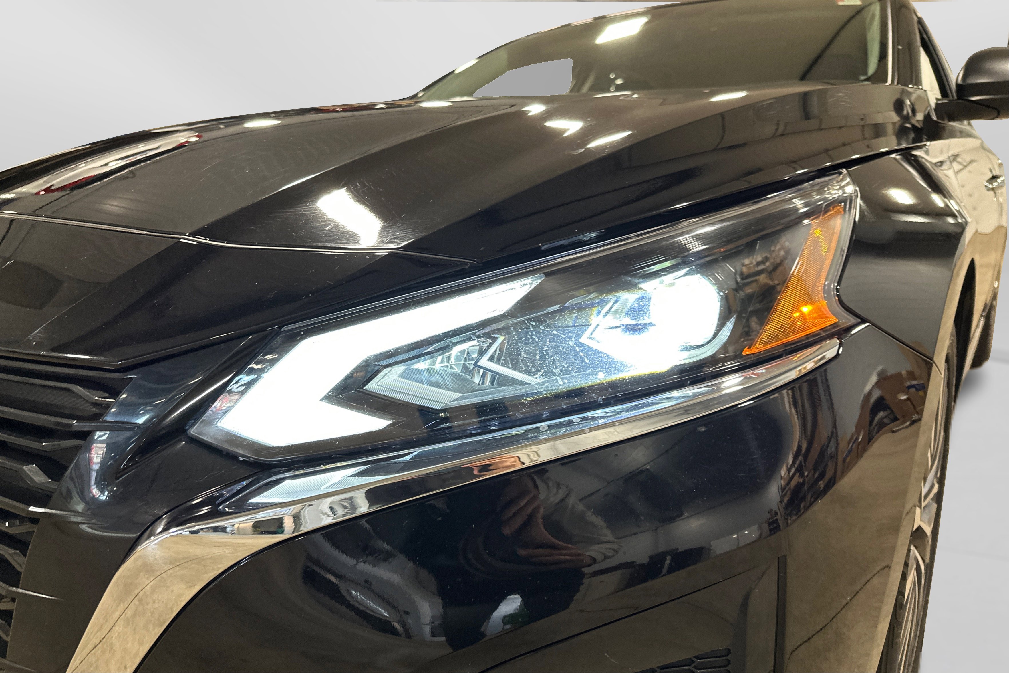 Used 2024 Nissan Altima 2.5 SV image 14