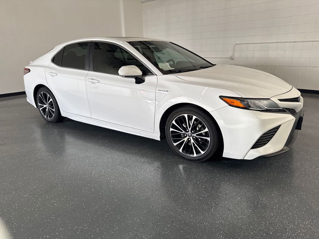 Used 2018 Toyota Camry SE w/ Audio Package image 2