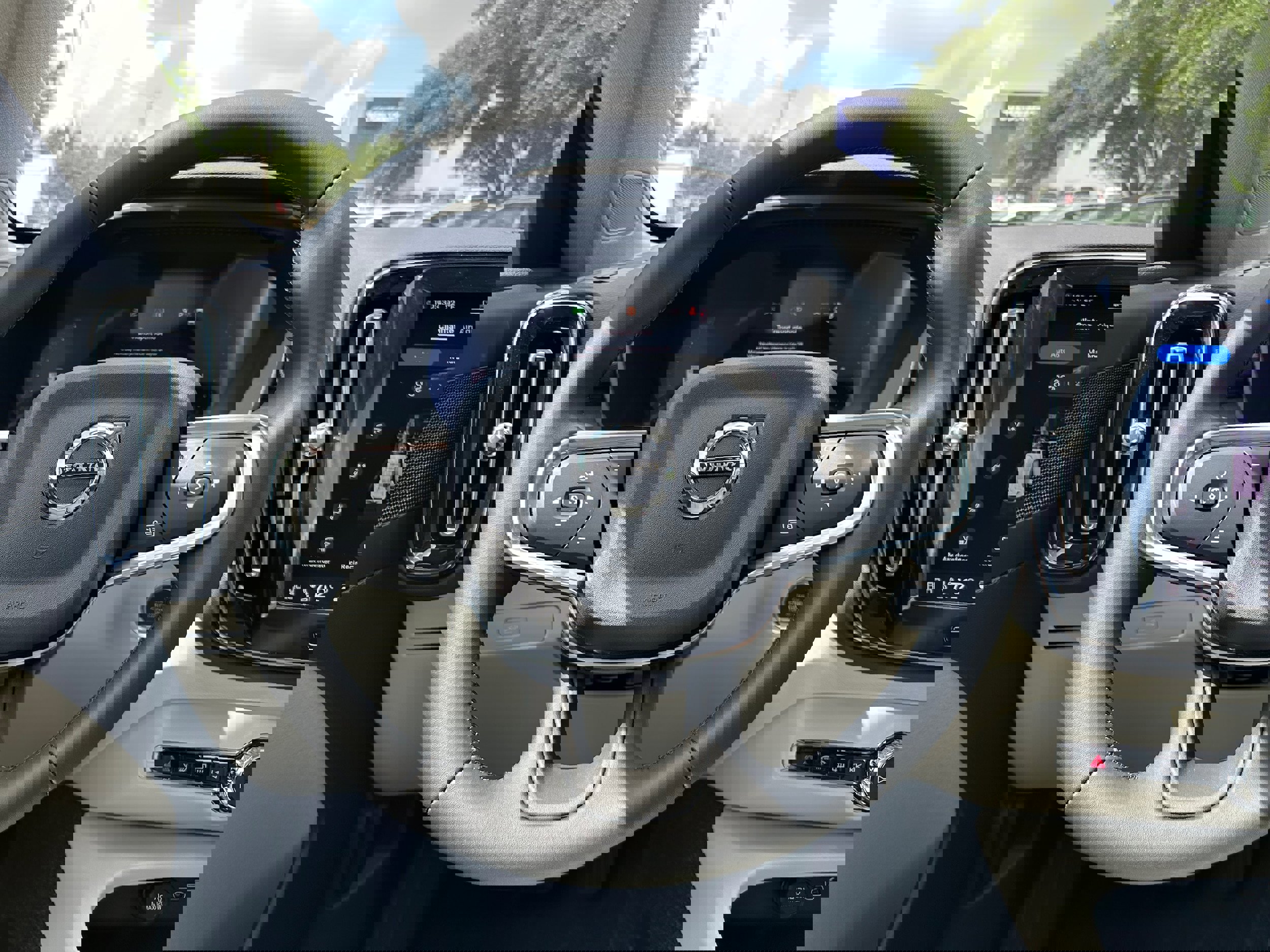 New 2026 Volvo XC40 B5 Plus w/ Protection Package Premier image 14