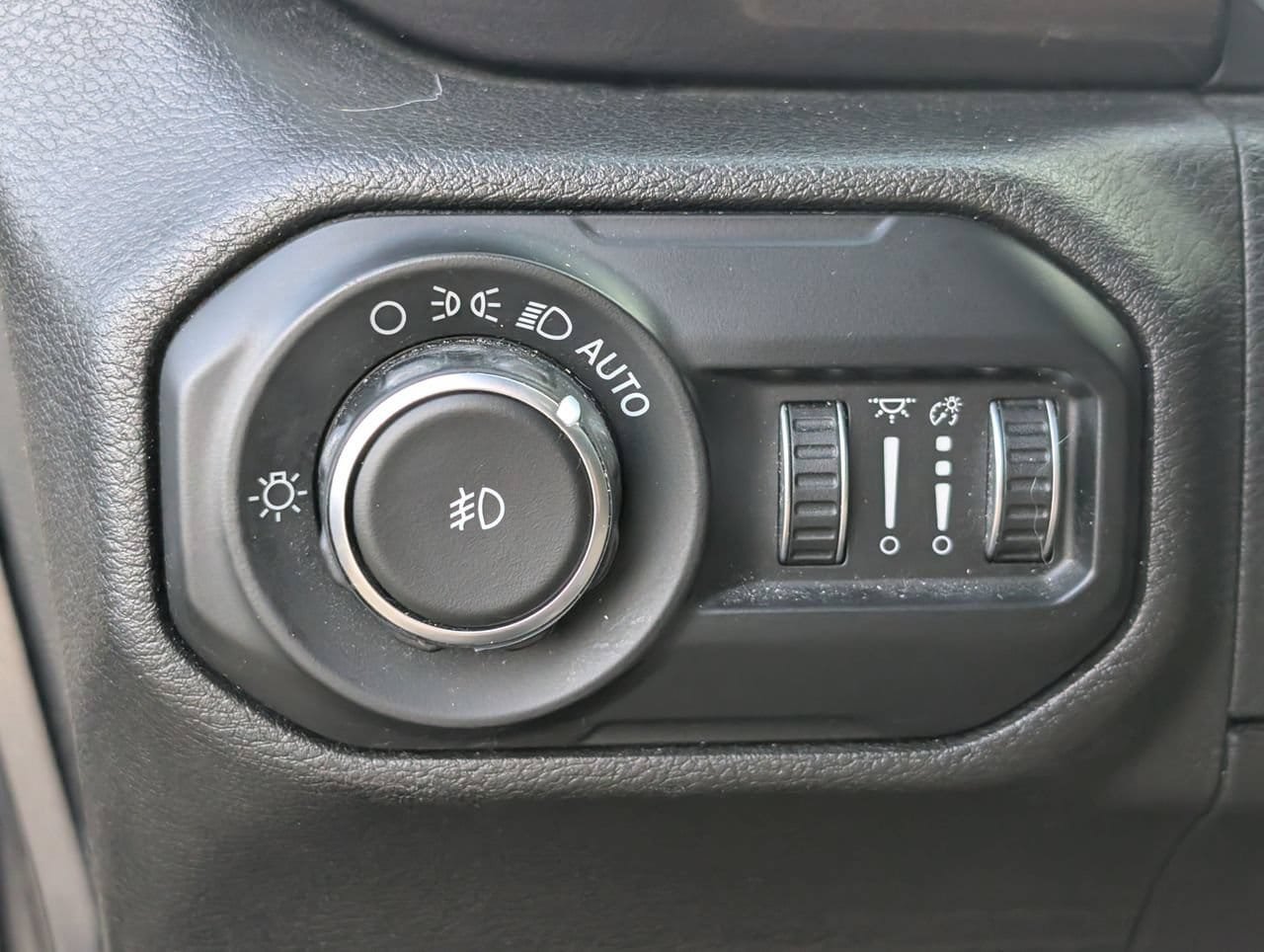 Used 2019 Jeep Wrangler Unlimited Sport AWD/4WD image 24