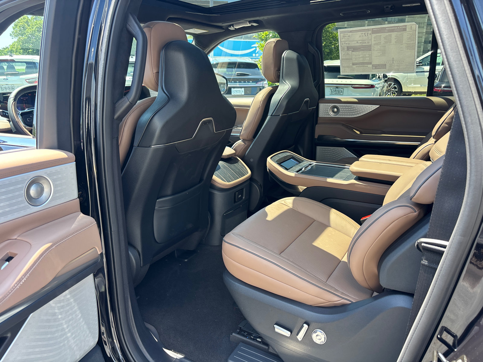 New 2026 Lincoln Navigator L Black Label AWD/4WD image 27