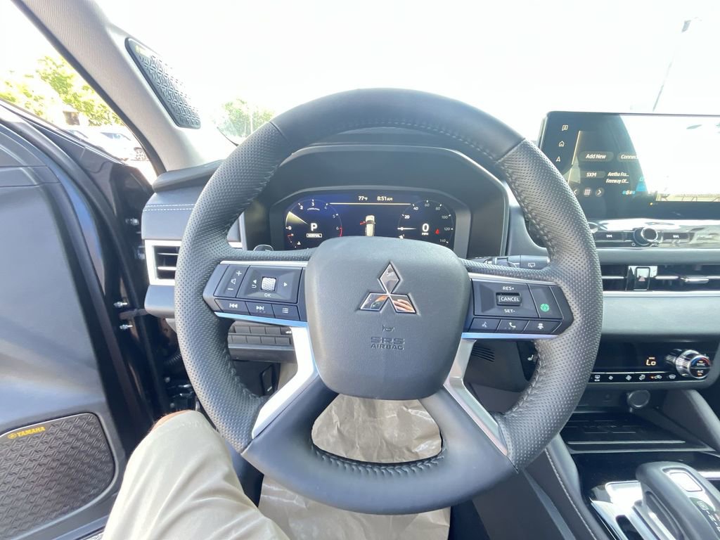 New 2025 Mitsubishi Outlander SE image 14