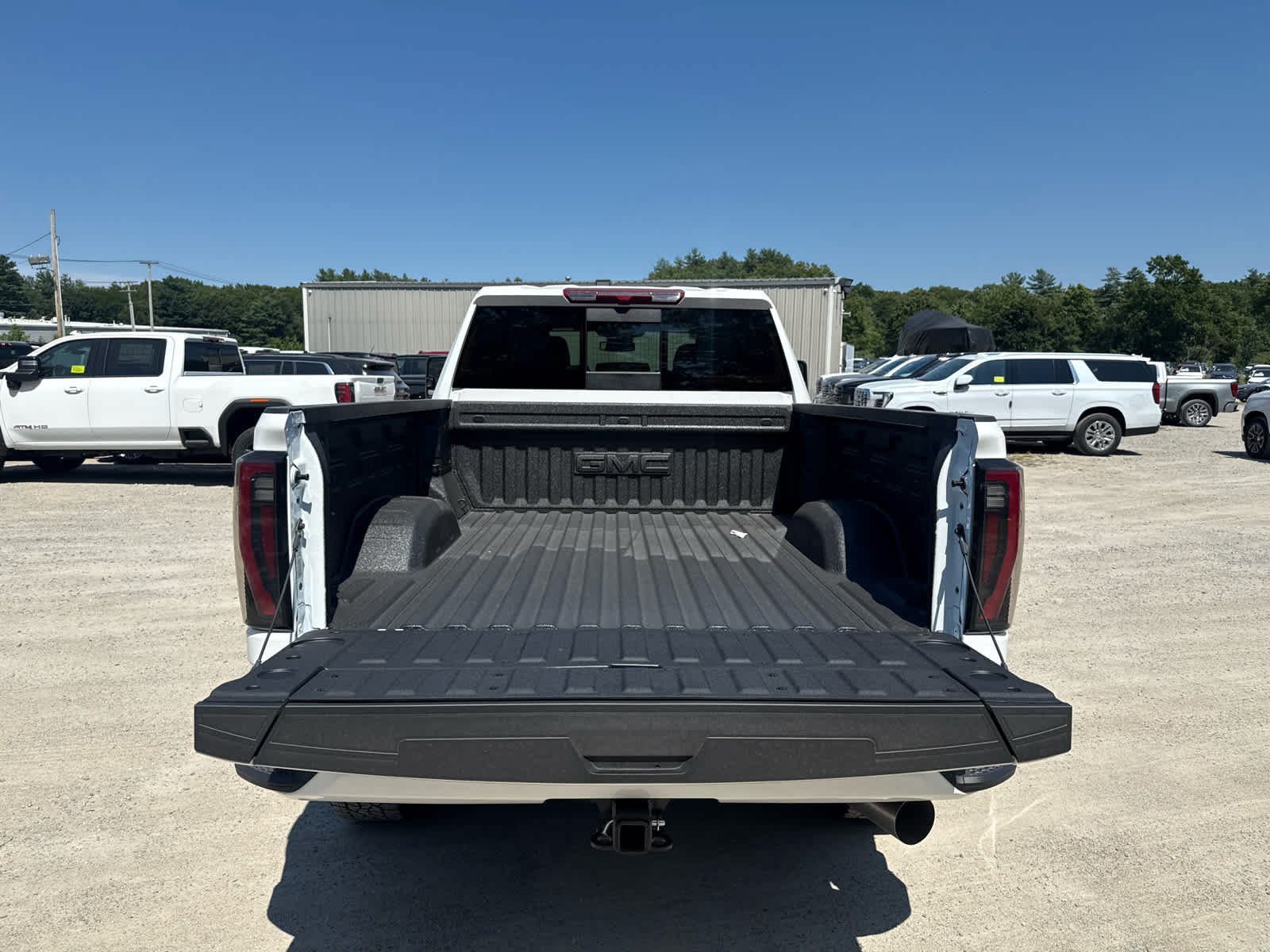 New 2026 GMC Sierra 2500 AT4 w/ AT4 Preferred Package AWD/4WD image 10
