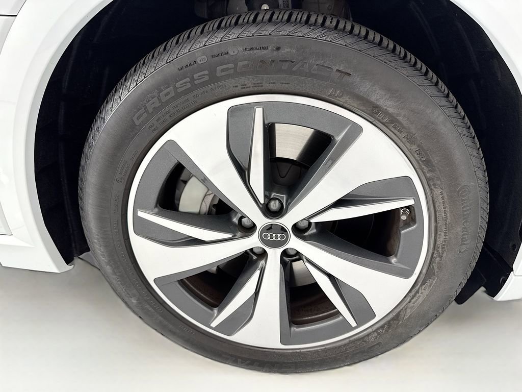 Certified 2024 Audi Q8 e-tron Prestige w/ Prestige Package AWD/4WD image 31