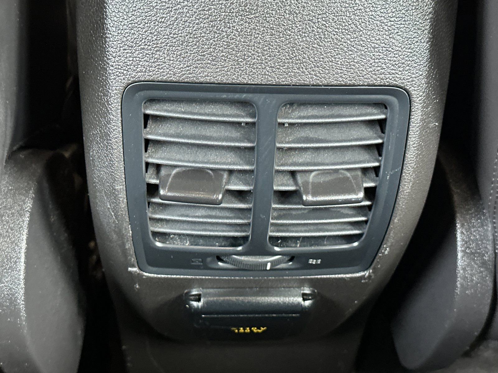 Used 2017 Ford C-MAX Energi Titanium w/ Equipment Group 501A image 16