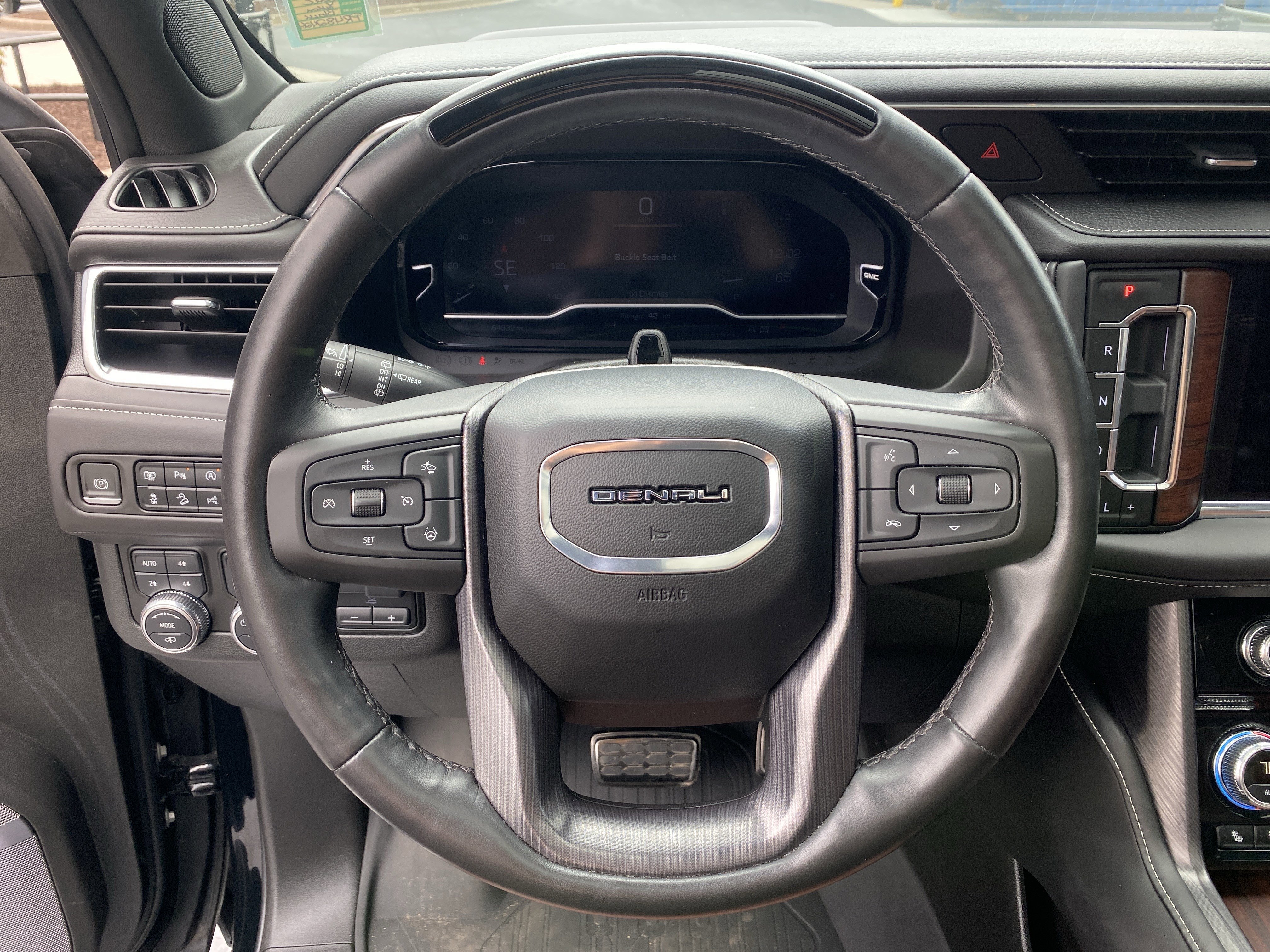 Used 2023 GMC Yukon Denali Ultimate AWD/4WD image 11