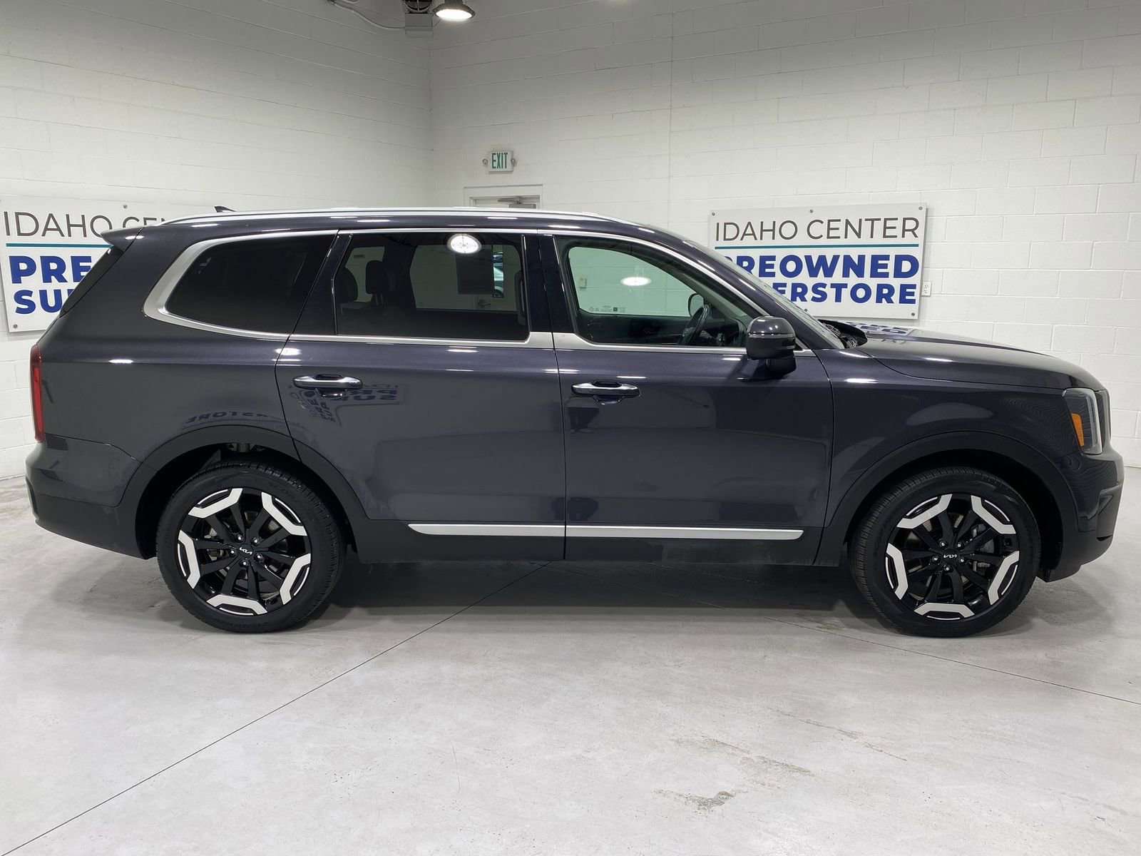 Used 2025 Kia Telluride S AWD/4WD image 9