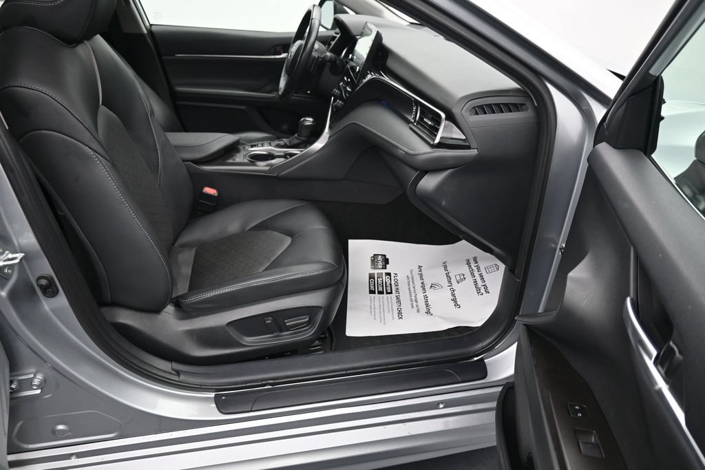 Used 2024 Toyota Camry XSE FWD image 13