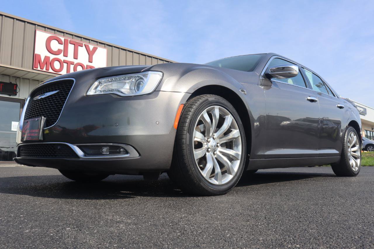 Used 2015 Chrysler 300 C w/ Light Group image 16