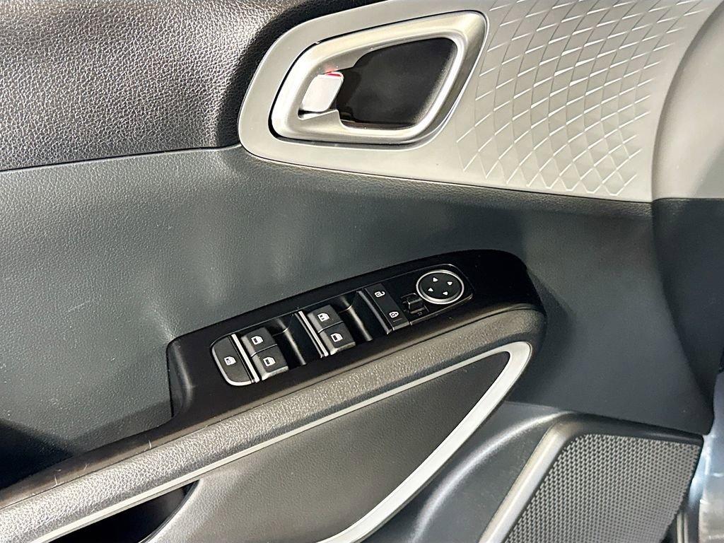 Used 2022 Kia Soul LX w/ Technology Package image 26