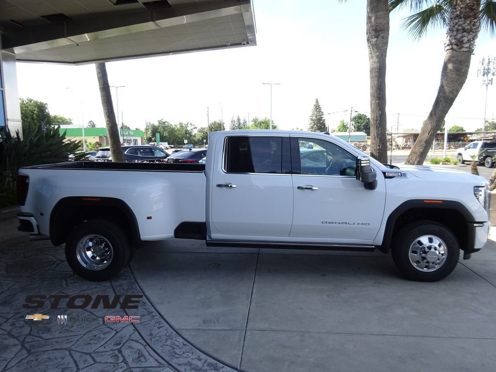 New 2026 GMC Sierra 3500 Denali w/ Denali Reserve Package AWD/4WD image 10