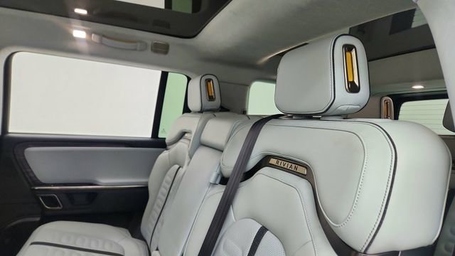 Used 2024 Rivian R1S Adventure AWD/4WD image 34
