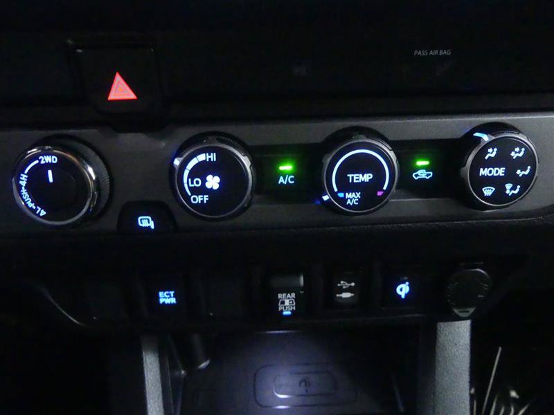 Used 2019 Toyota Tacoma TRD Sport AWD/4WD image 15