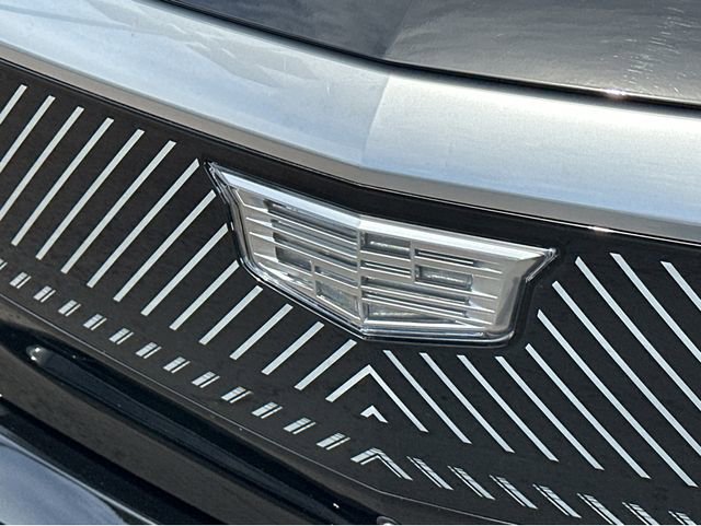 Used 2025 Cadillac Optiq Luxury 1 image 33