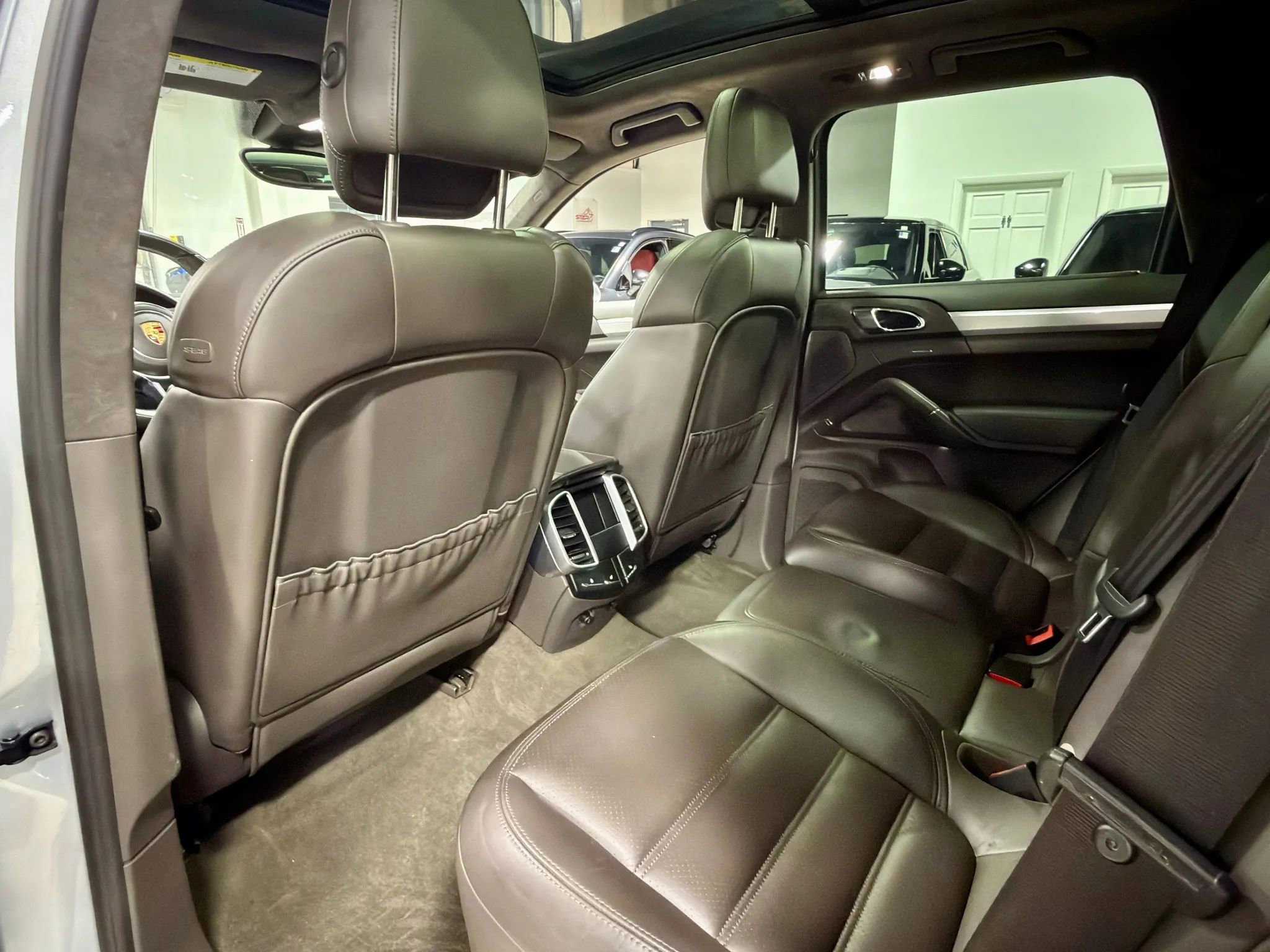 Used 2016 Porsche Cayenne GTS image 29