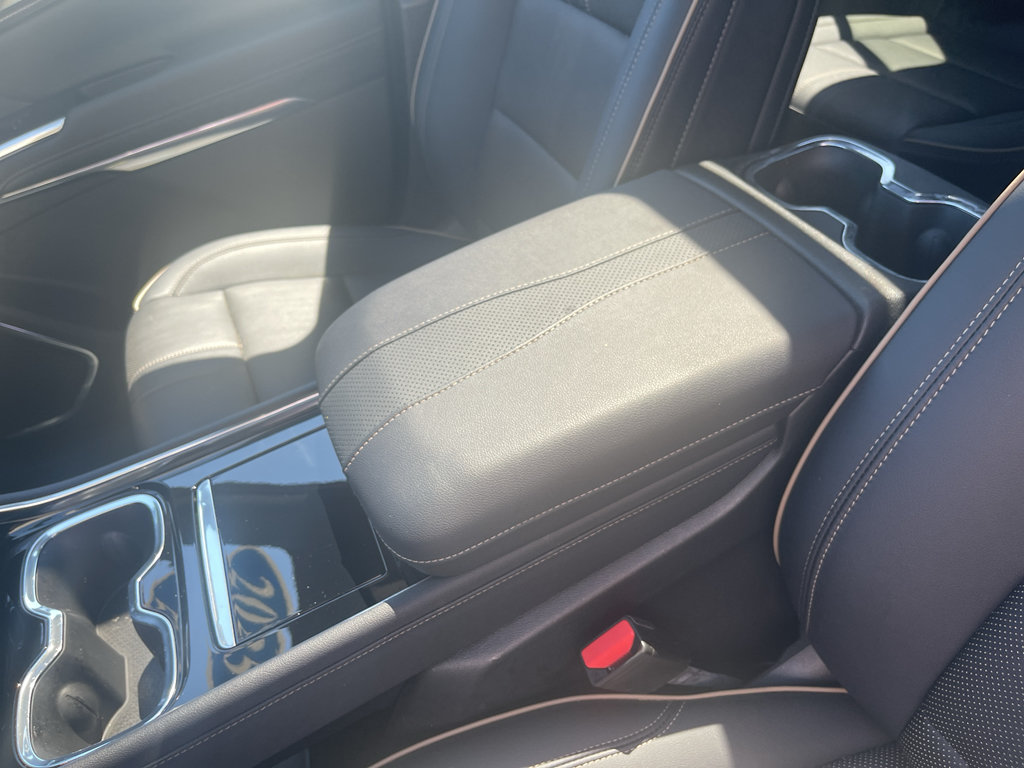 Used 2025 Chevrolet Traverse High Country w/ LPO, Floor Liner Package AWD/4WD image 18