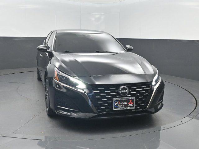 Used 2024 Nissan Altima 2.5 SR FWD image 32