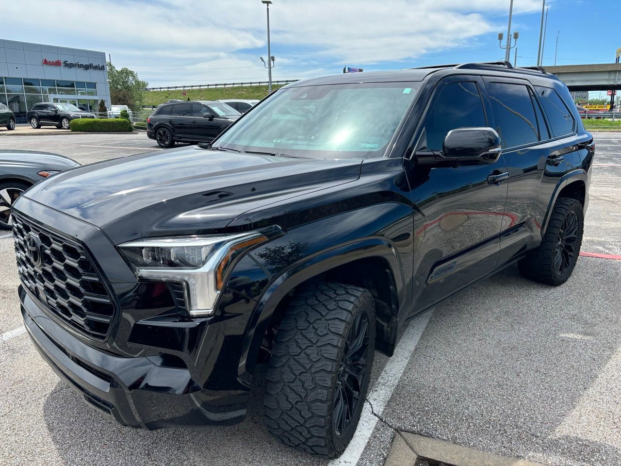 Used 2024 Toyota Sequoia Capstone AWD/4WD image 4