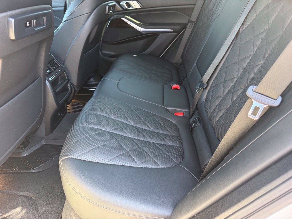 Used 2023 BMW X5 sDrive40i w/ M Sport Package RWD image 11