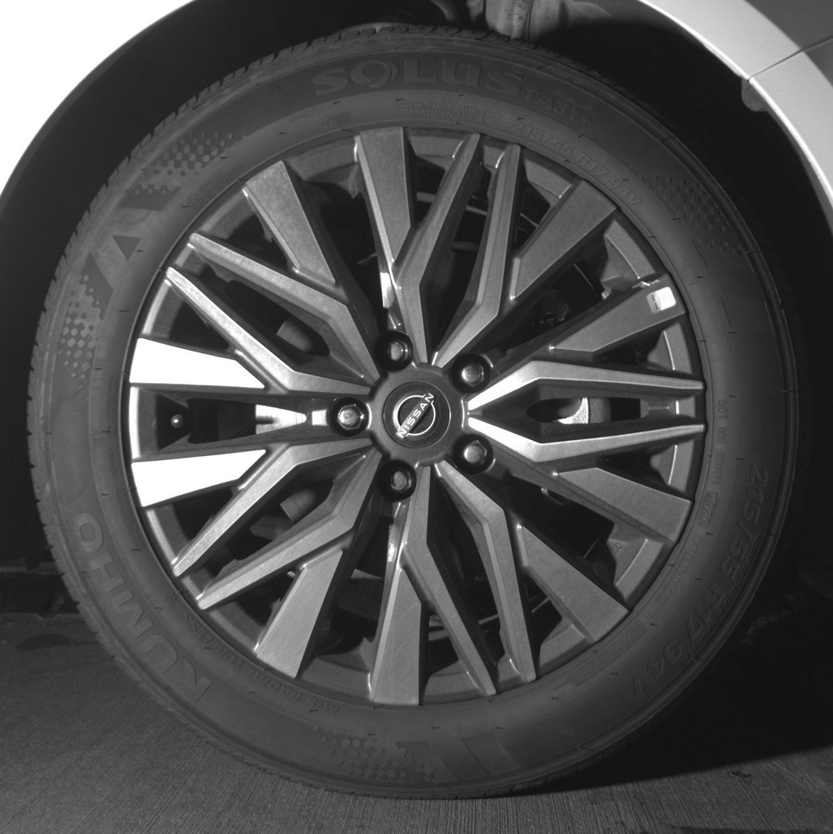 Used 2025 Nissan Altima 2.5 SV image 13