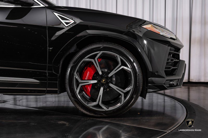 Used 2021 Lamborghini Urus image 16