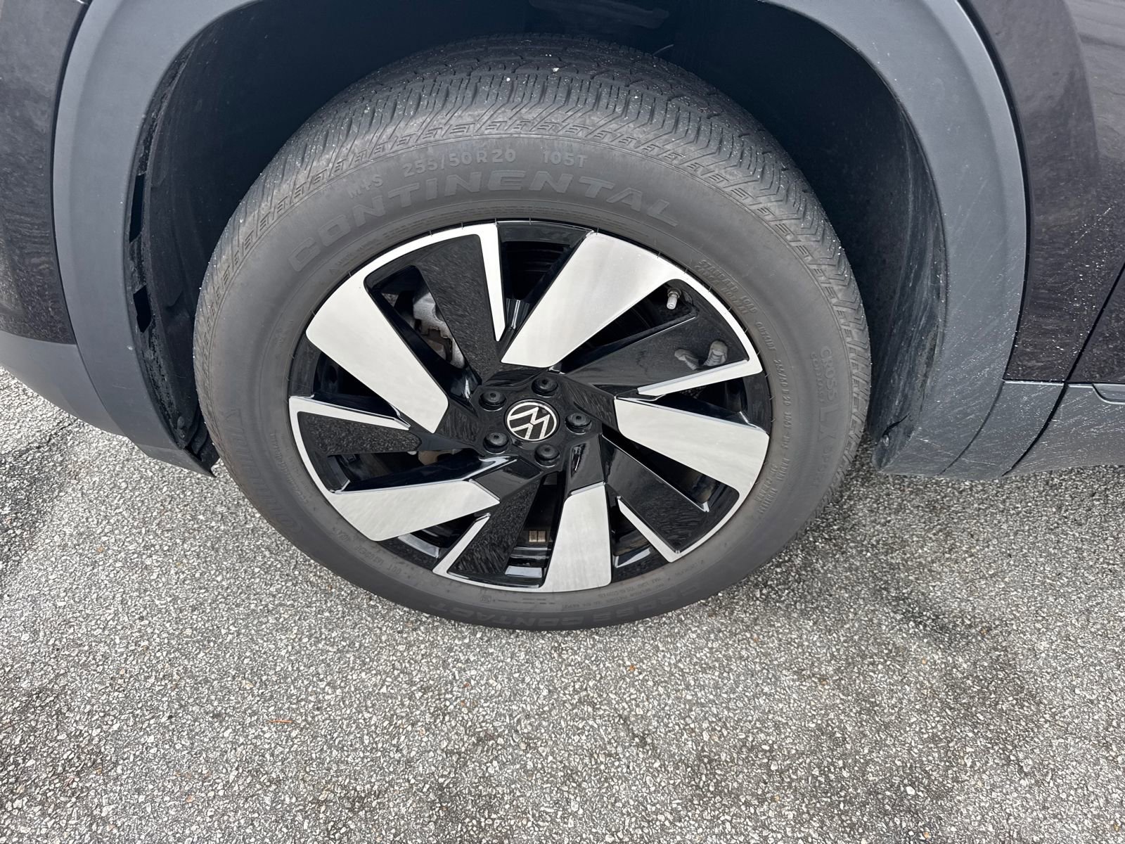 Used 2025 Volkswagen Atlas Cross Sport SE image 11