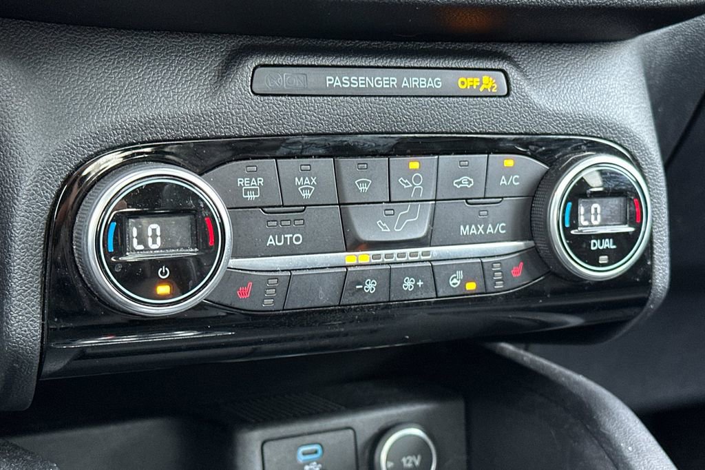 Used 2021 Ford Escape Titanium image 18