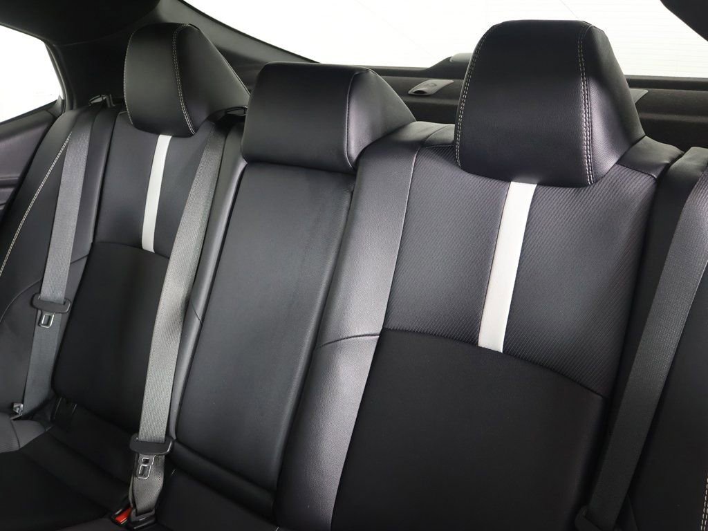 Used 2025 Toyota Camry SE image 30