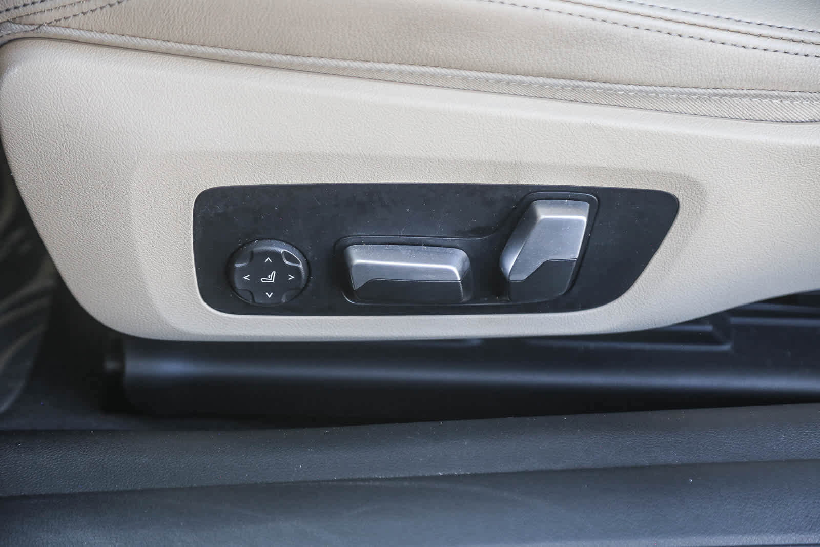 Used 2022 BMW 430i Coupe w/ Convenience Package image 18