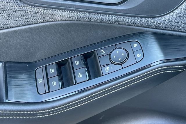 Used 2021 Nissan Rogue SV image 12