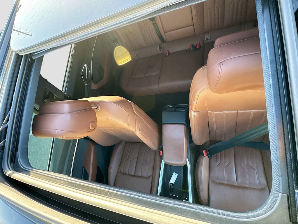 Used 2019 Audi e-tron Prestige w/ Prestige Package image 28