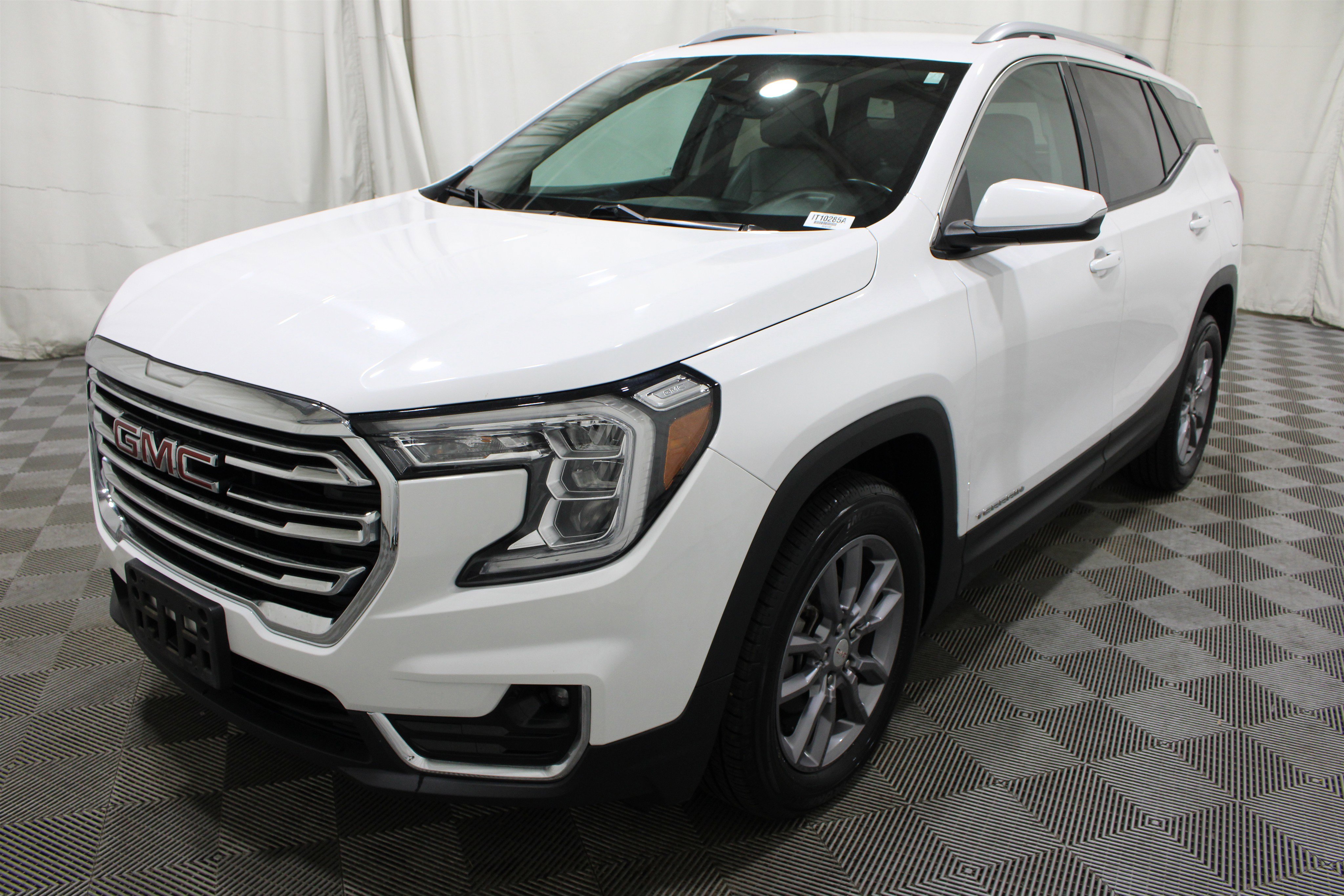 Used 2023 GMC Terrain SLT AWD/4WD image 35