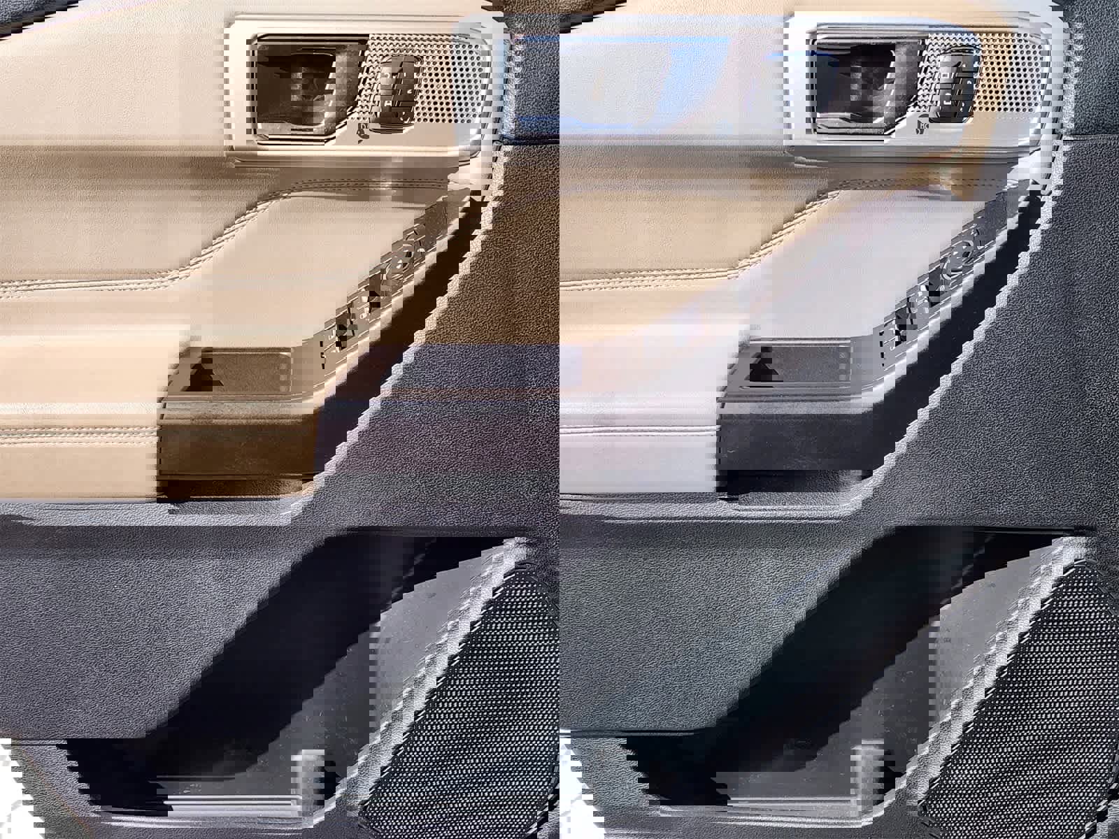 Used 2020 Ford Explorer Limited image 22