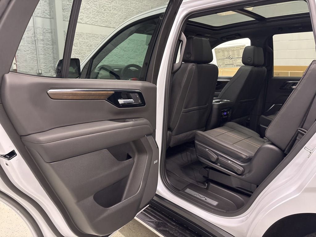 New 2026 Chevrolet Tahoe High Country w/ Sun And Tow Package AWD/4WD image 30