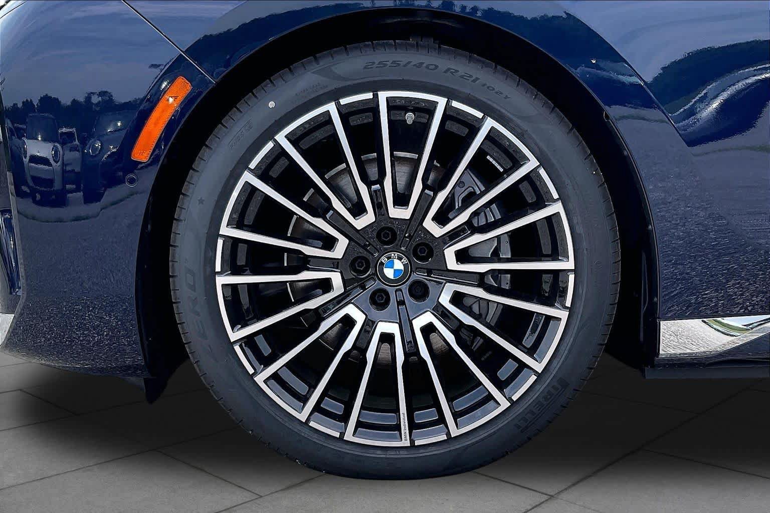 New 2026 BMW i7 eDrive50 w/ Executive Package RWD image 11
