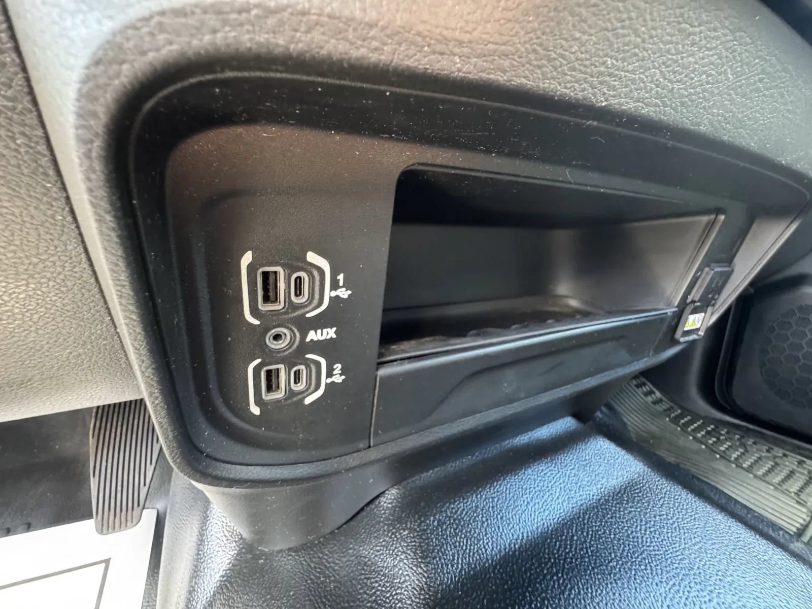 Used 2024 RAM 5500 Tradesman w/ Chrome Appearance Group AWD/4WD image 25