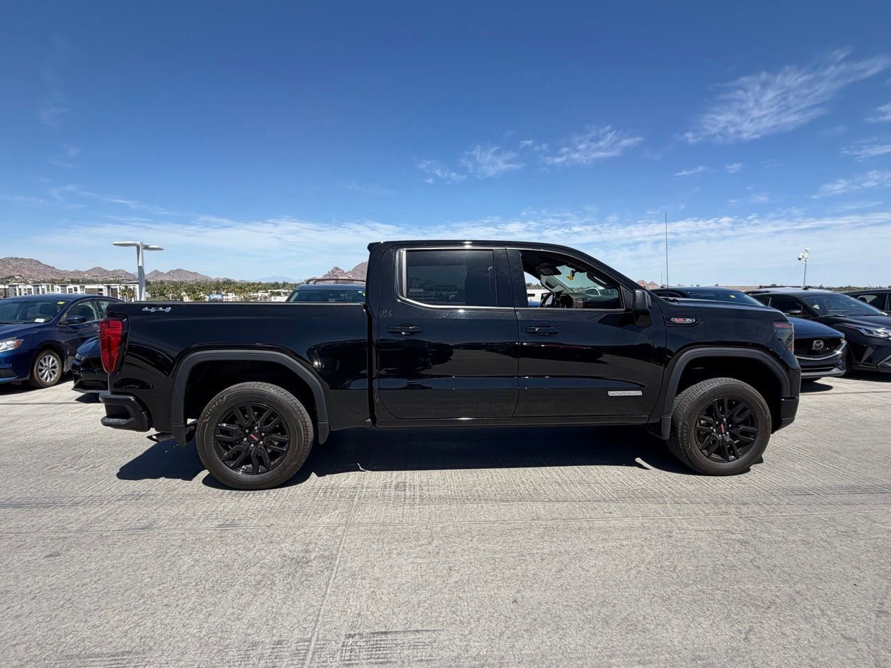 Used 2024 GMC Sierra 1500 Elevation AWD/4WD image 3