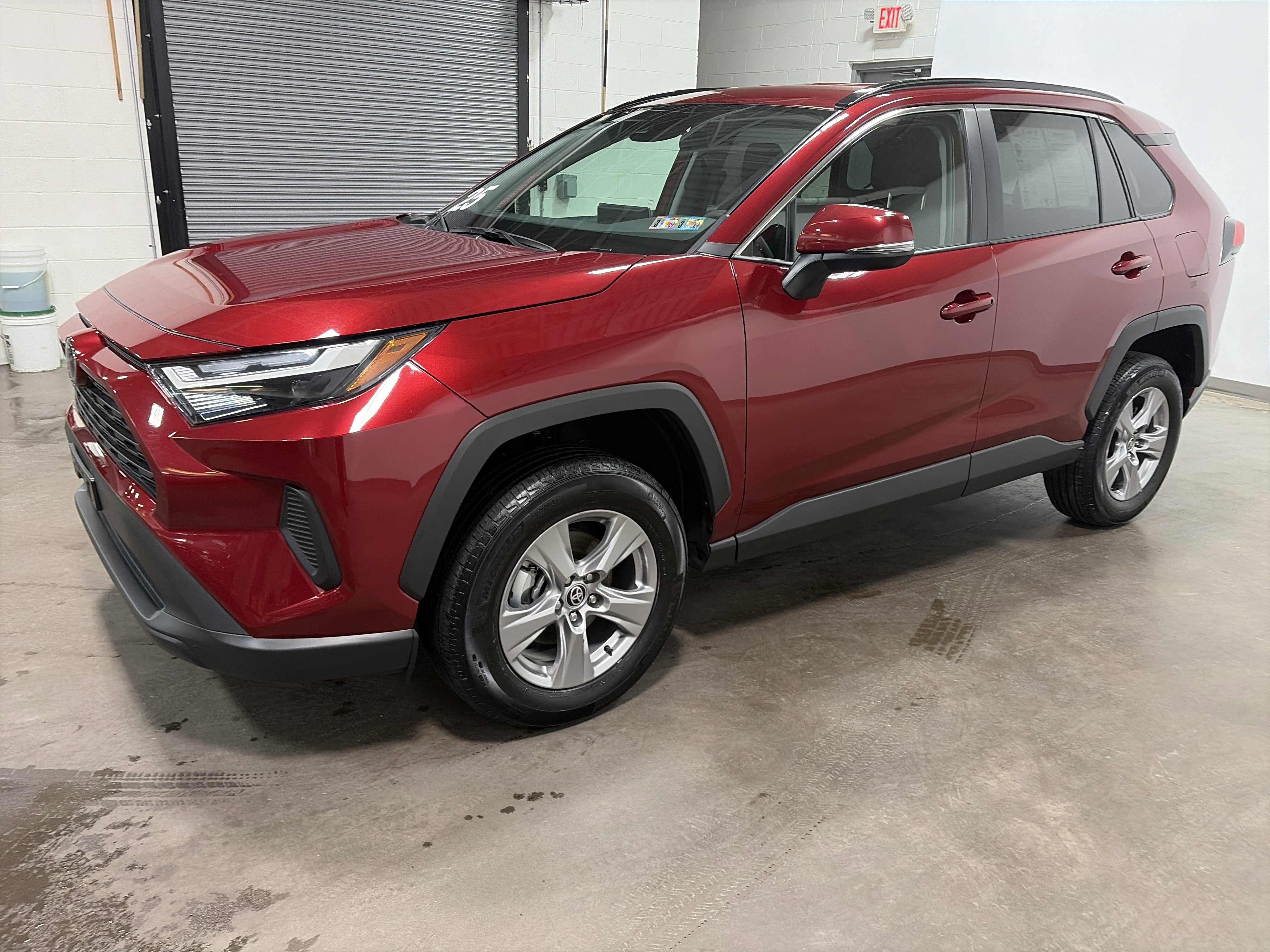 Used 2025 Toyota RAV4 XLE image 6