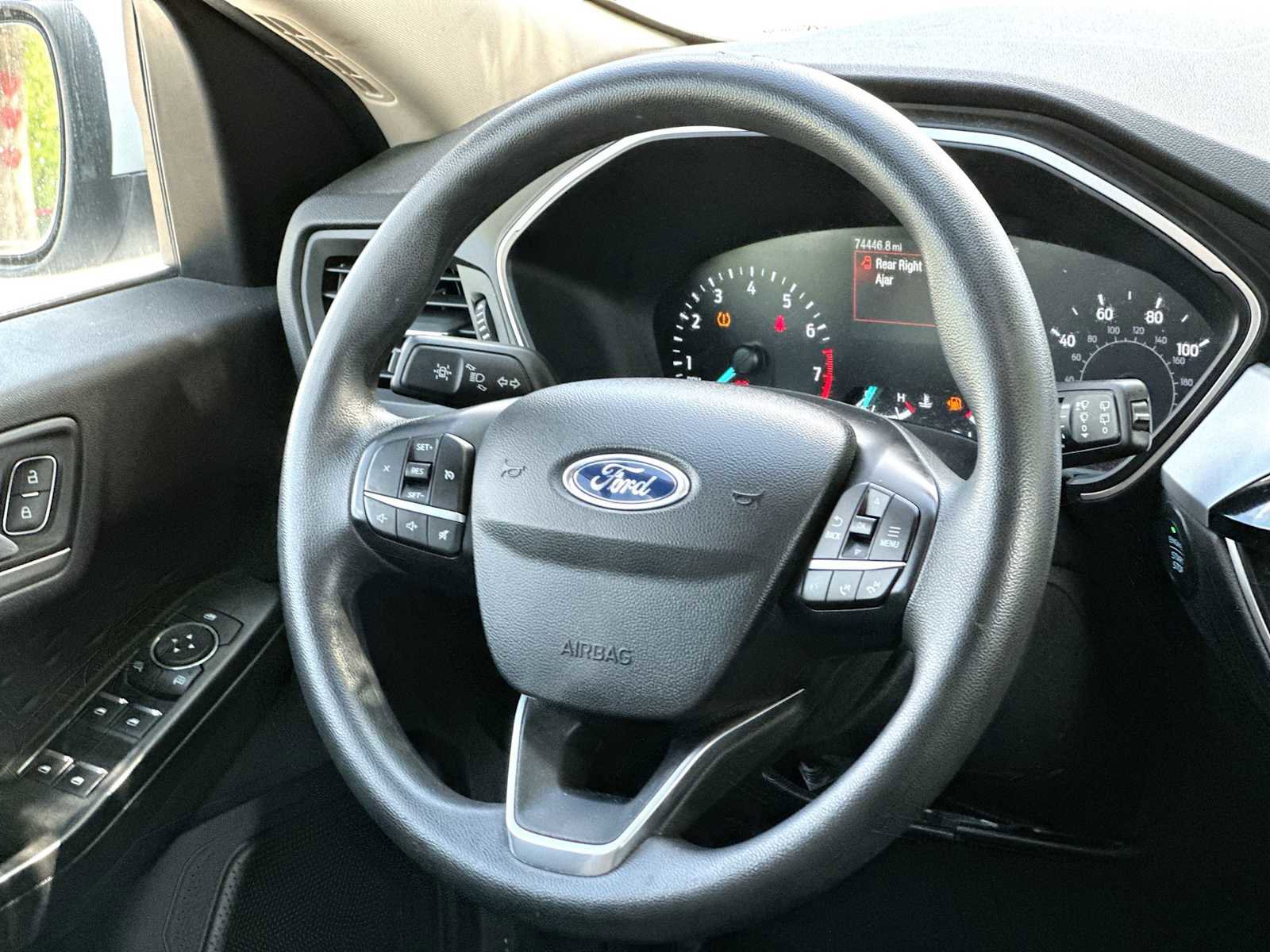 Used 2020 Ford Escape SE image 27