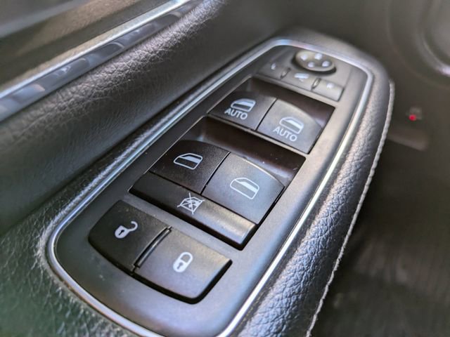 Used 2019 RAM 1500 Laramie image 28